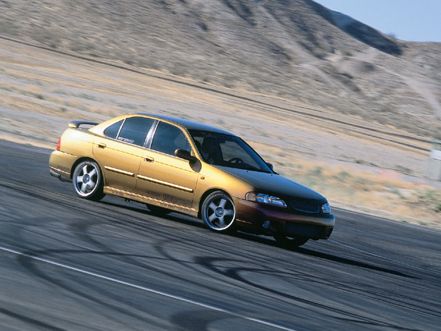 0202_sccp_01_z+2000_nissan_sentra_se_turbo+front_right_view.jpg