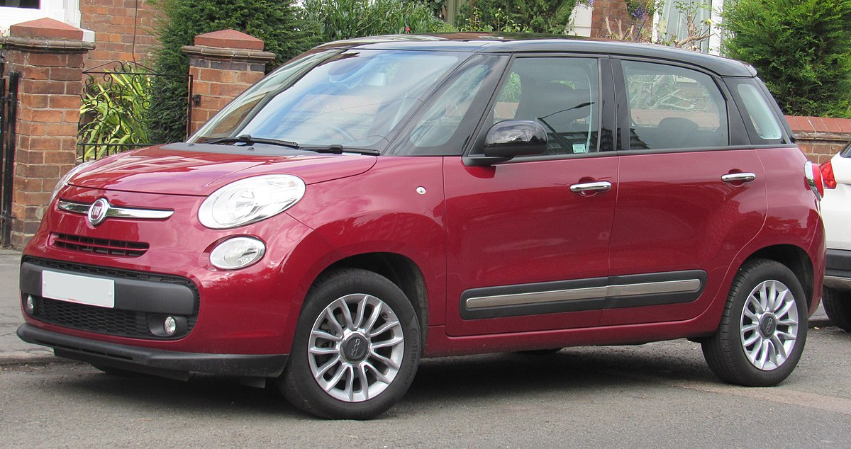 1200px-2014_Fiat_500L_Lounge_1.4.jpg