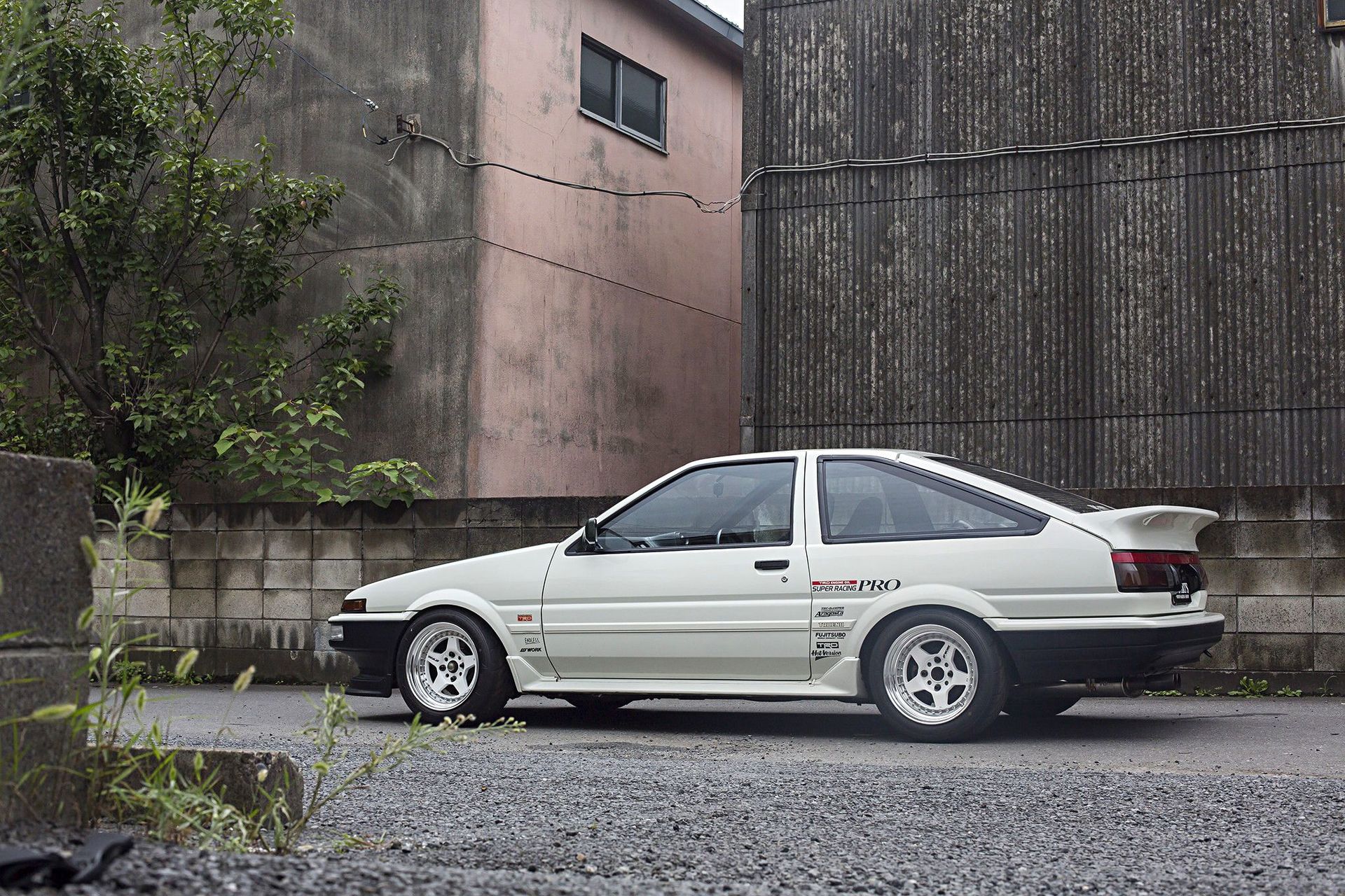 1986-toyota-sprinter-trueno-trd-wing.jpg