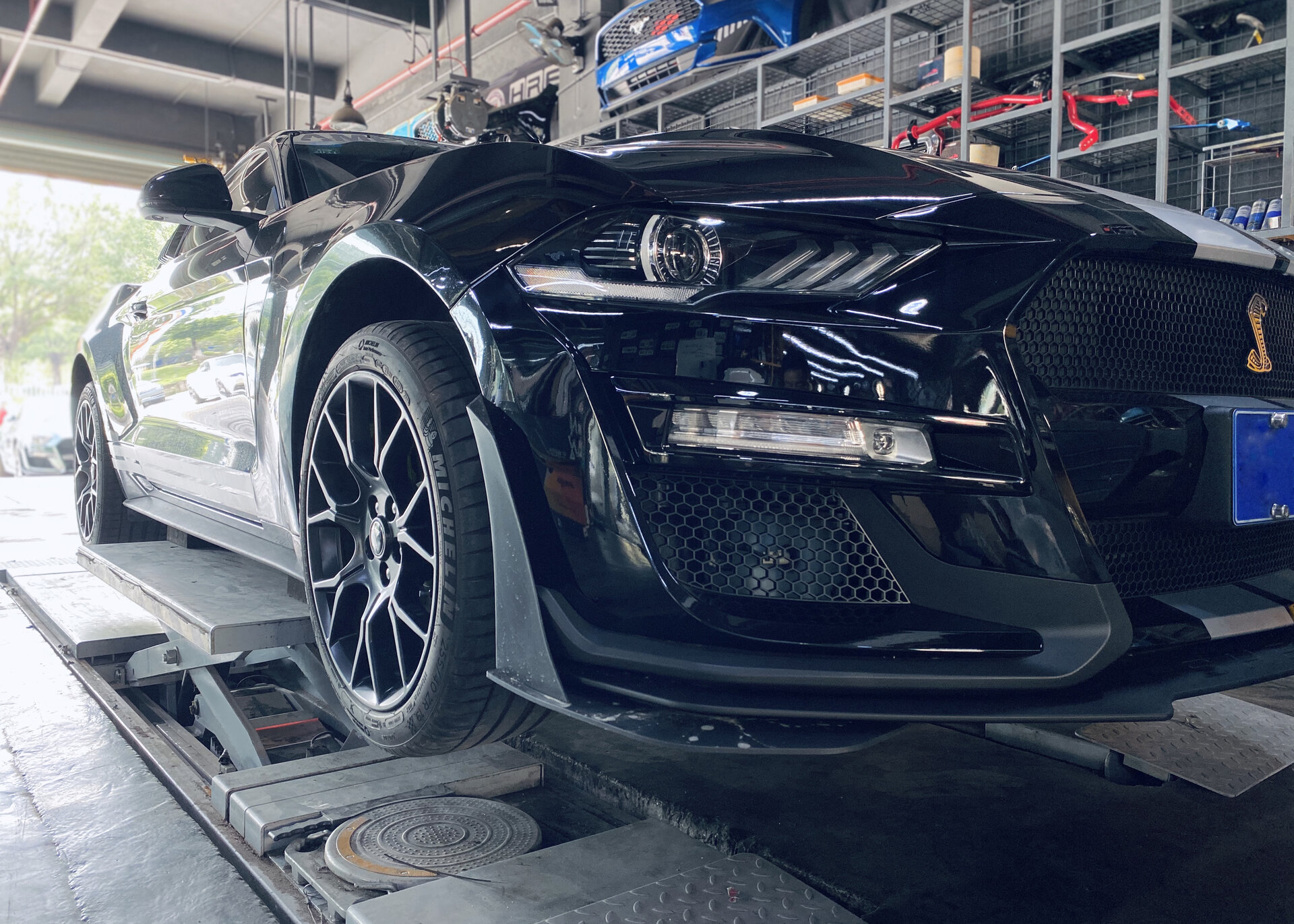 bonoss forged active cooling wheel spacers on shelby gt500.jpg