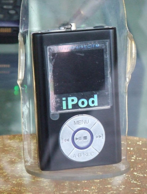 fake_ipod.jpg