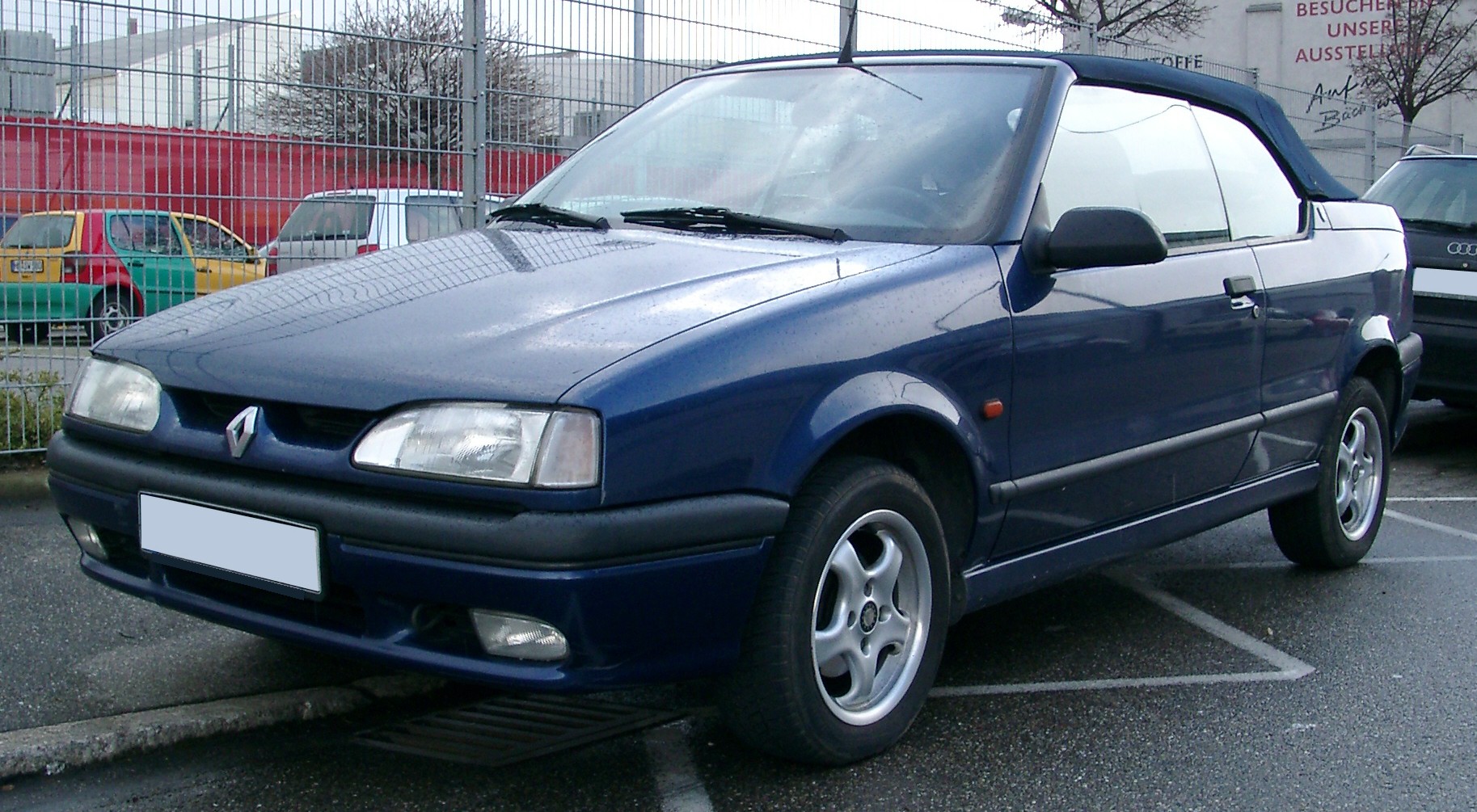 Renault_19_II_Cabriolet_front_20070321.jpg